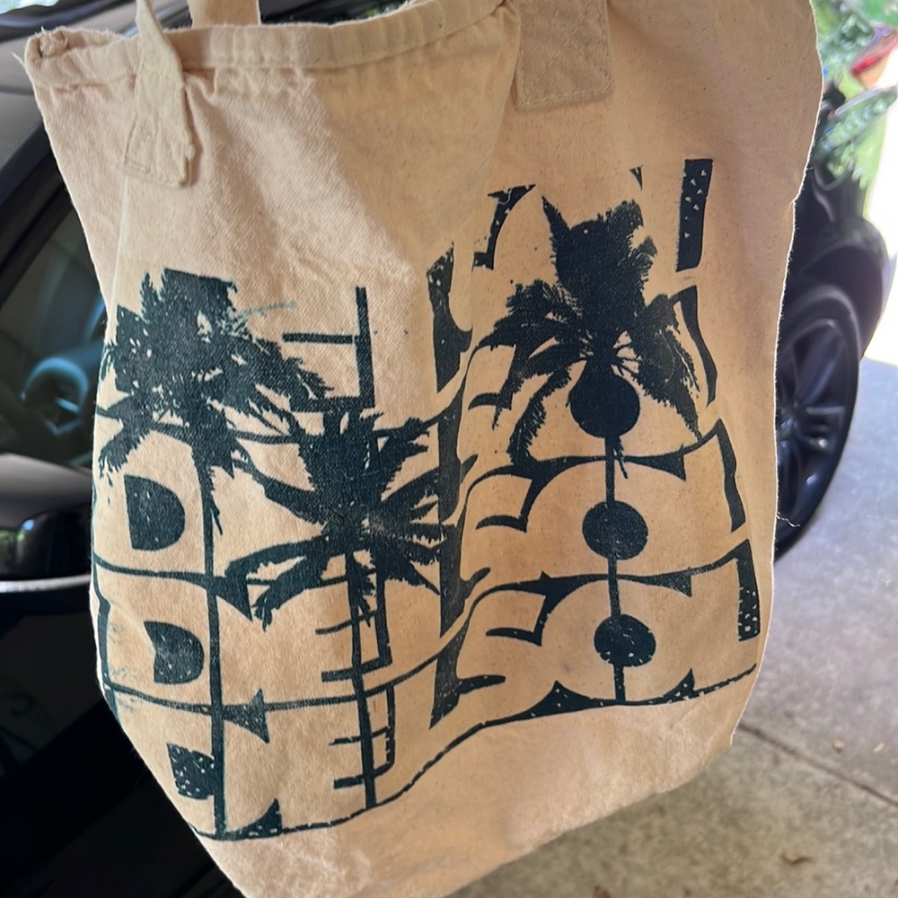 Color changing bag